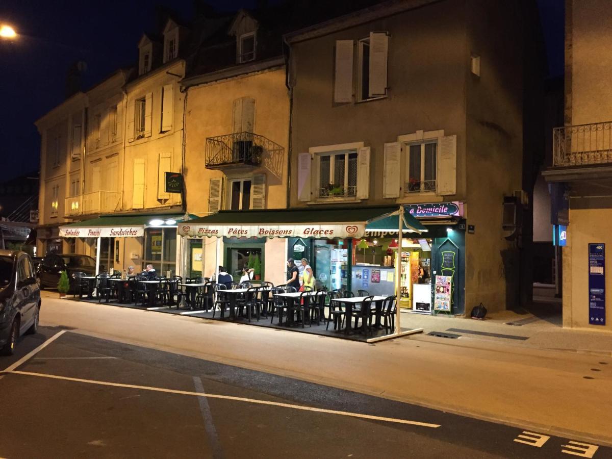 Ravissant Duplex Meuble Tout Confort Hyper Centre St Cere 4 Pers Lit Bb Wifi Gratuit Saint-Céré المظهر الخارجي الصورة