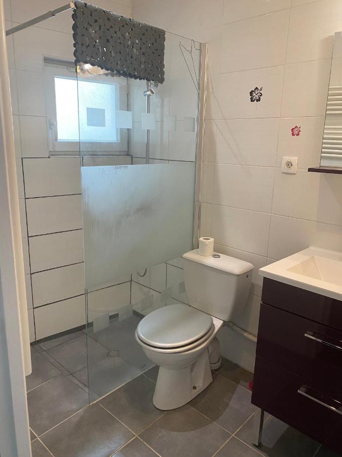 Ravissant Duplex Meuble Tout Confort Hyper Centre St Cere 4 Pers Lit Bb Wifi Gratuit Saint-Céré المظهر الخارجي الصورة