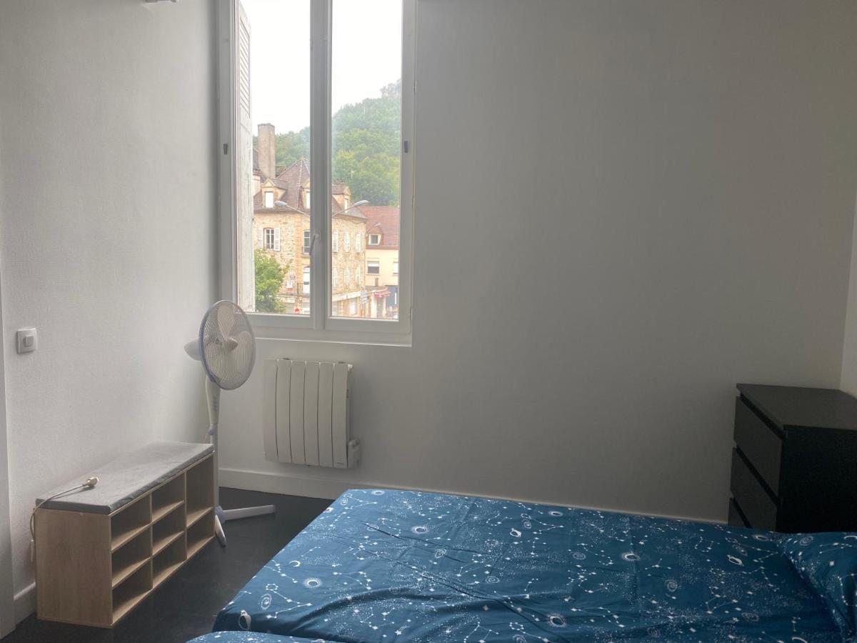 Ravissant Duplex Meuble Tout Confort Hyper Centre St Cere 4 Pers Lit Bb Wifi Gratuit Saint-Céré المظهر الخارجي الصورة